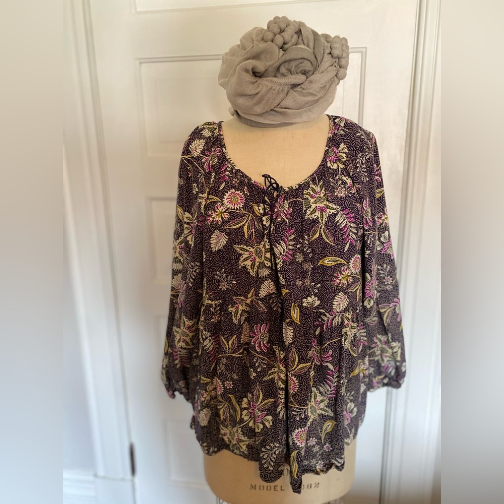 4 / $20 Sale! XXL Gently Loved Multi-color Print Old Navy Peasant-style Blouse*